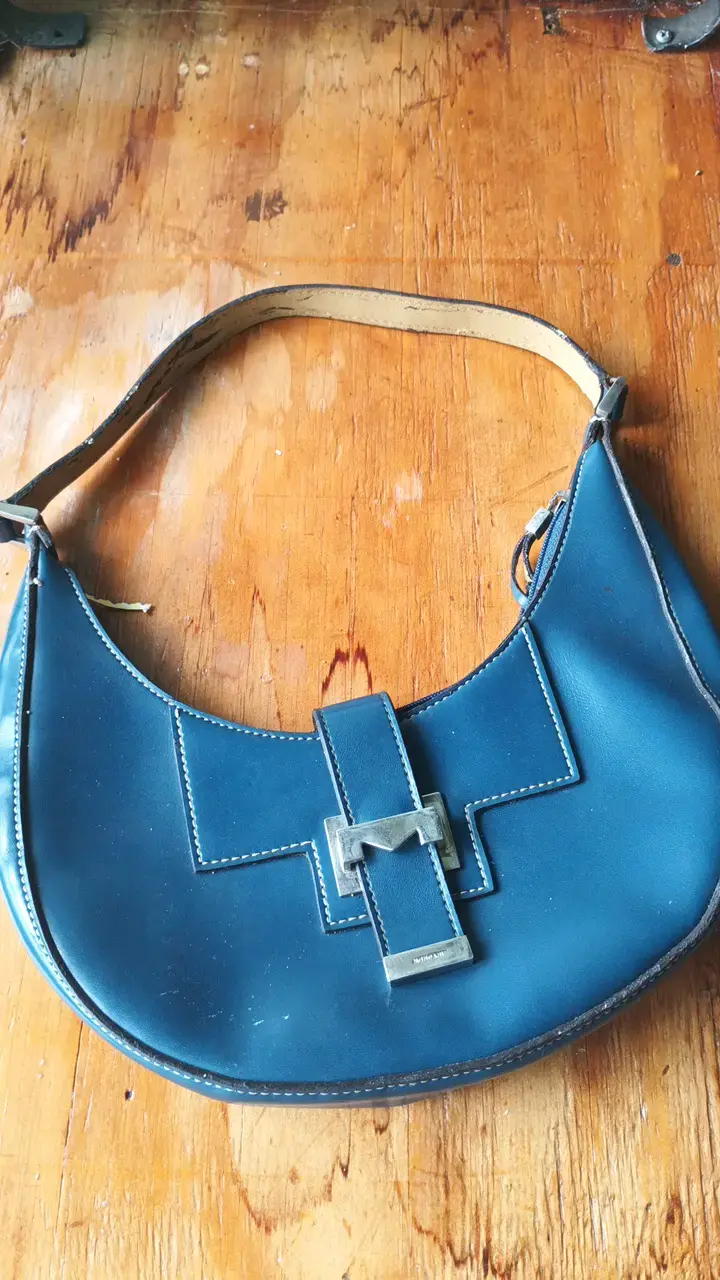 Cartera azul de cuero Mondani