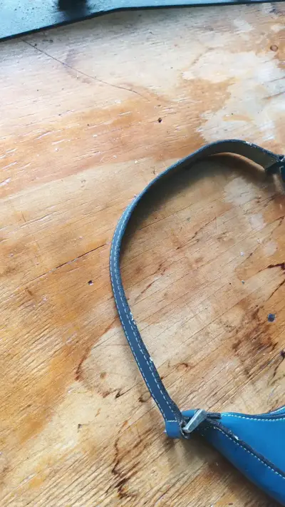 Cartera azul de cuero Mondani - miniatura 5