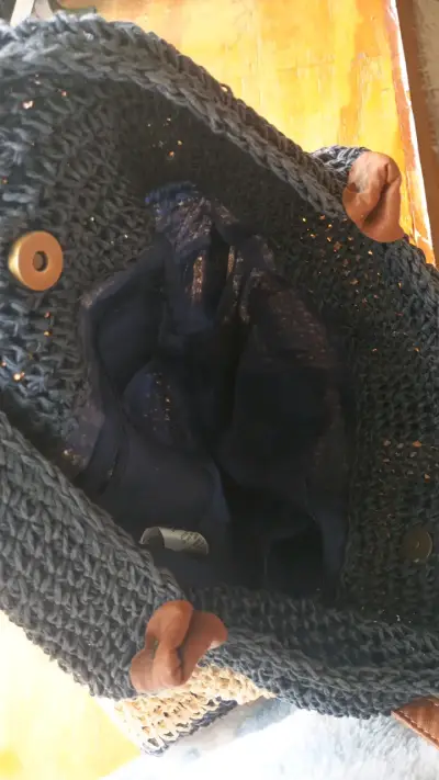 Bolso de paja tejido a rayas azul y beige - miniatura 4