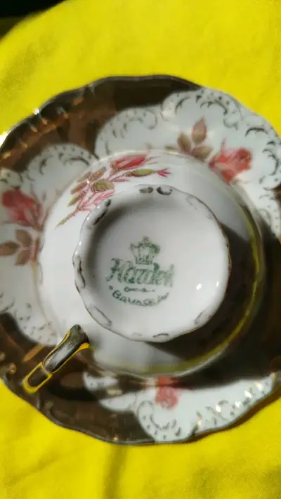 Taza de café alemana con detalles dorados - miniatura 2