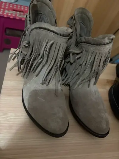 Botines de gamuza con flecos para mujer - miniatura 1