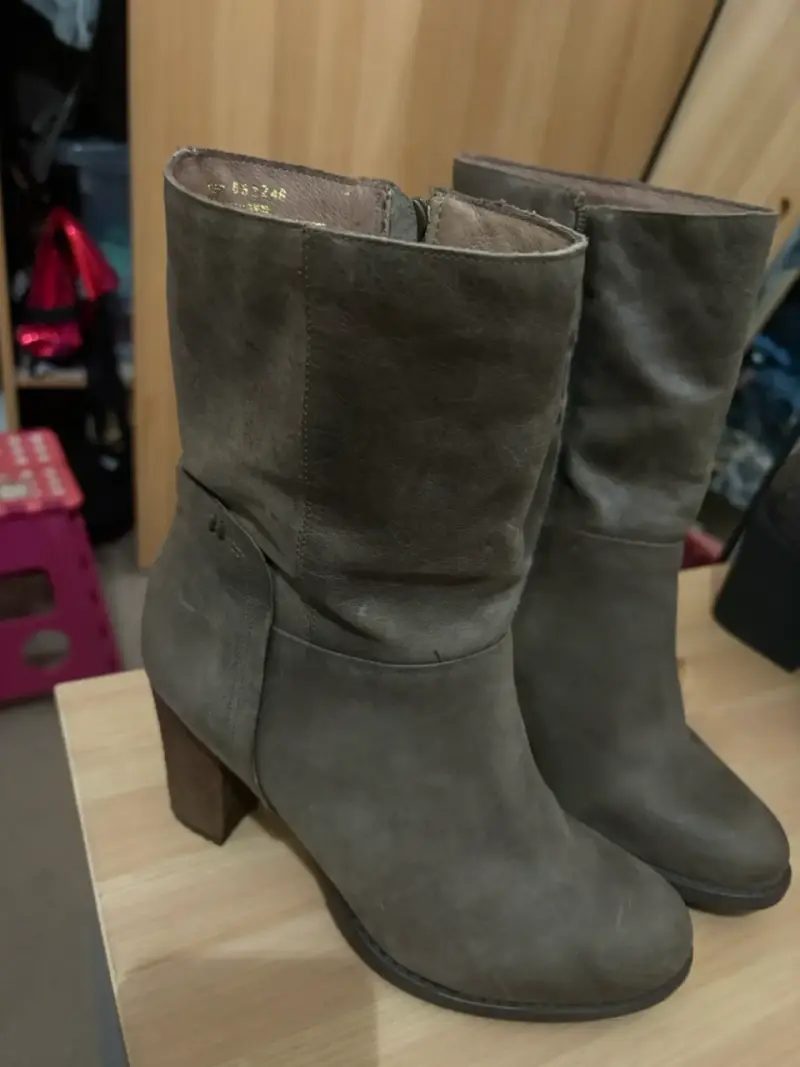 Botines de cuero gris con tacón alto - 1