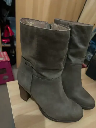 Botines de cuero gris con tacón alto - miniatura 1