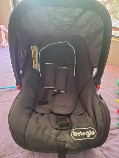 Silla de Auto Bebeglo con Base Negra - miniatura 1