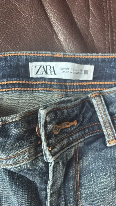 Jeans Zara desgastados para mujer - miniatura 1