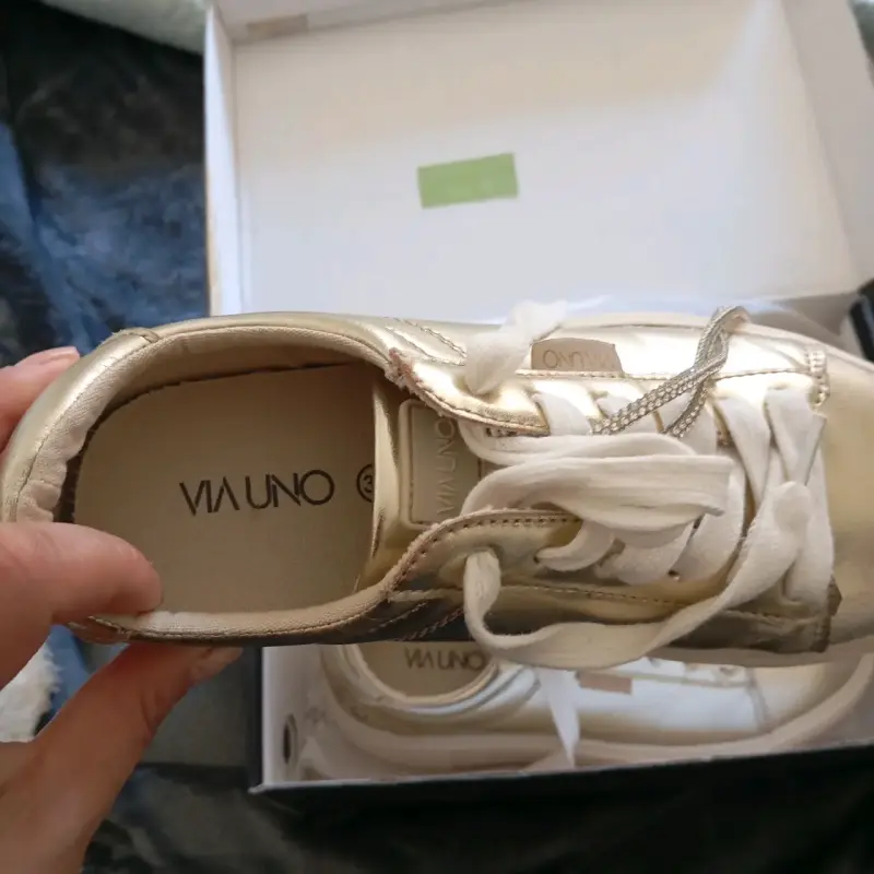 Zapatillas doradas de mujer VIA UNO - 2
