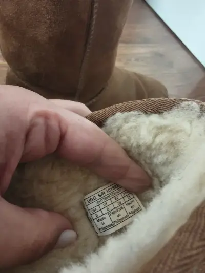 Botas de invierno UGG marrón con forro de lana - miniatura 1
