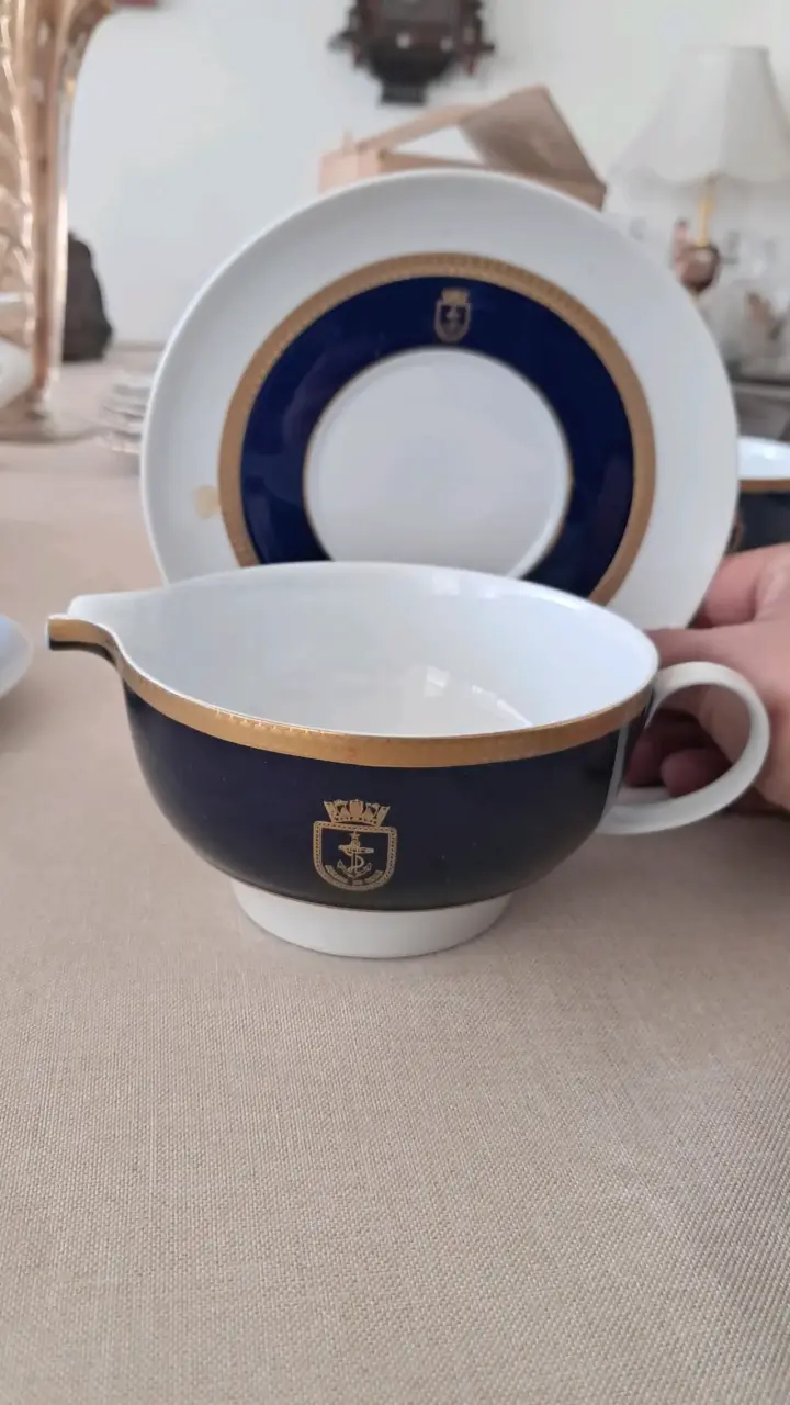 Fina salcera porcelana Florencia años 80 - 1