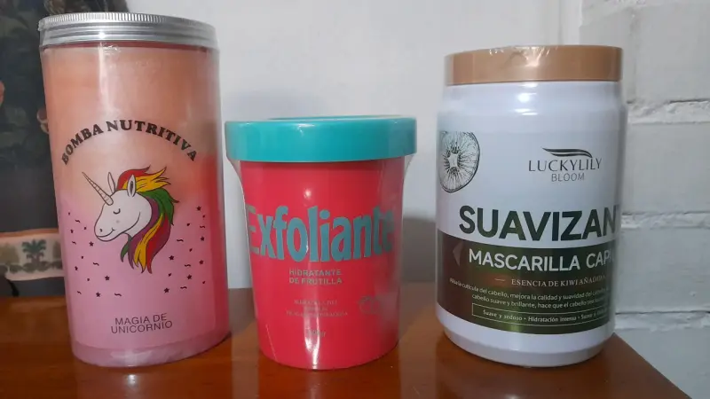 Set de cuidado personal: bomba nutritiva, exfoliante y mascarilla capilar