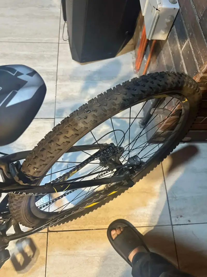 Bicicleta Oxford de Montaña Negra y Amarilla - 5