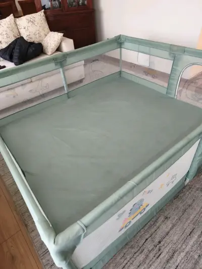 Corral de Juegos para Bebé Verde con Diseño de Dinosaurio - miniatura 6