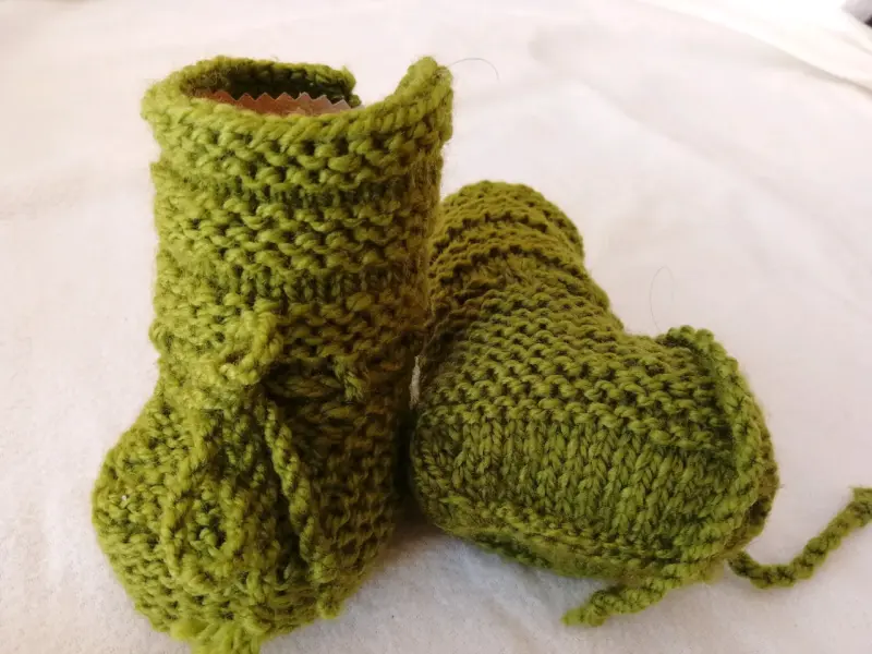 Botines de lana tejidos a mano para bebé - 3