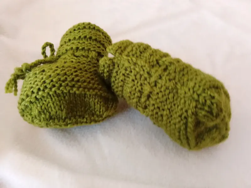 Botines de lana tejidos a mano para bebé - 4