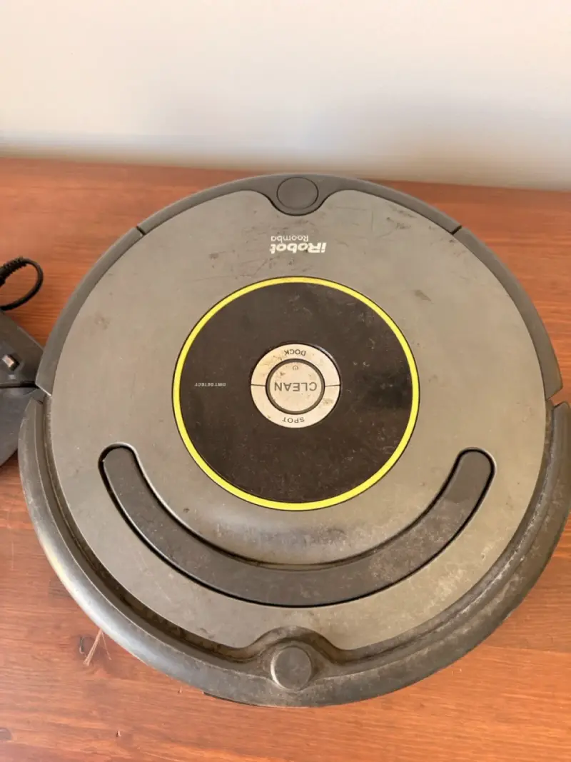 Aspiradora Robot iRobot Roomba con Base de Carga - 1