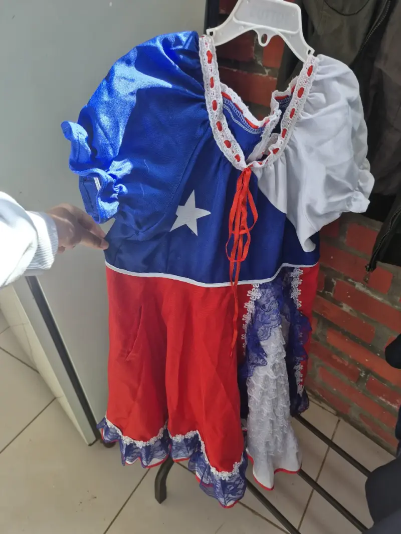 Vestido típico chileno para niña con encaje - 2