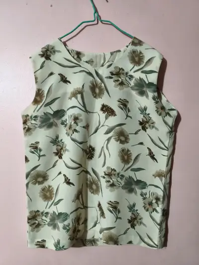 Conjunto de blusa y falda floral para mujer - miniatura 2