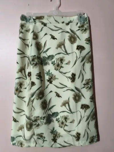 Conjunto de blusa y falda floral para mujer - miniatura 3