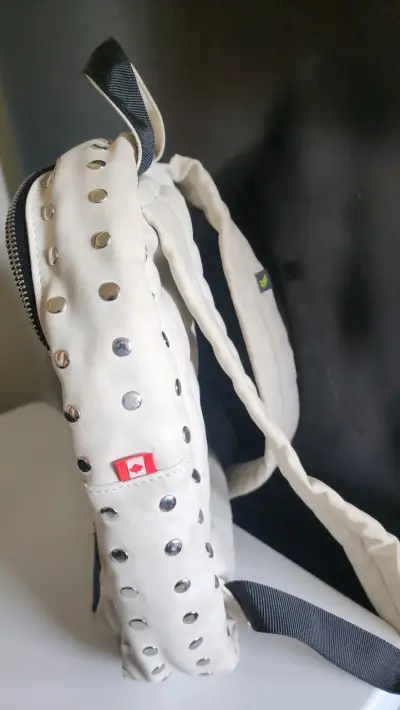 Mochila beige con tachas Bubba - miniatura 2