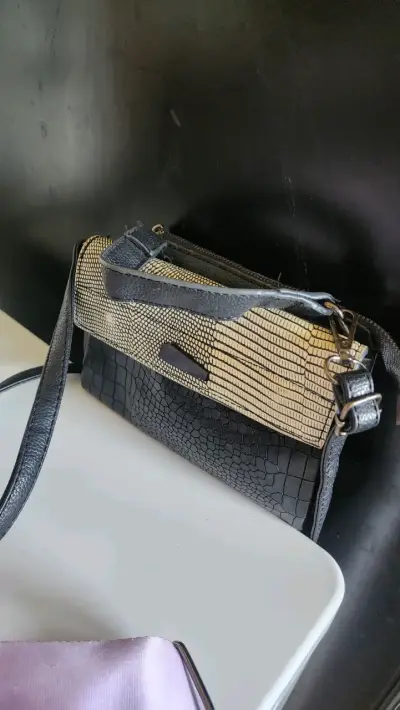 Cartera de cuero sintético en dos tonos - miniatura 1