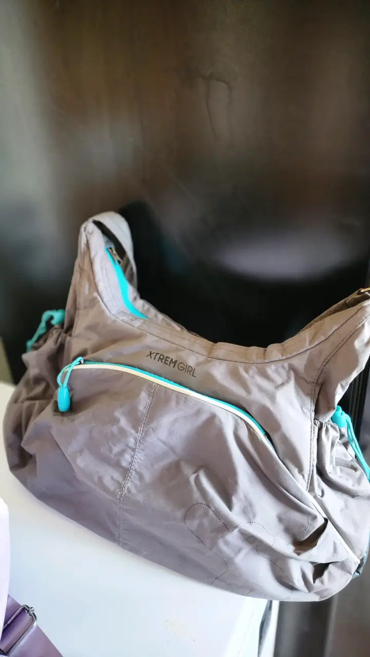 Bolso Xtrem Girl gris con detalles turquesa - 1