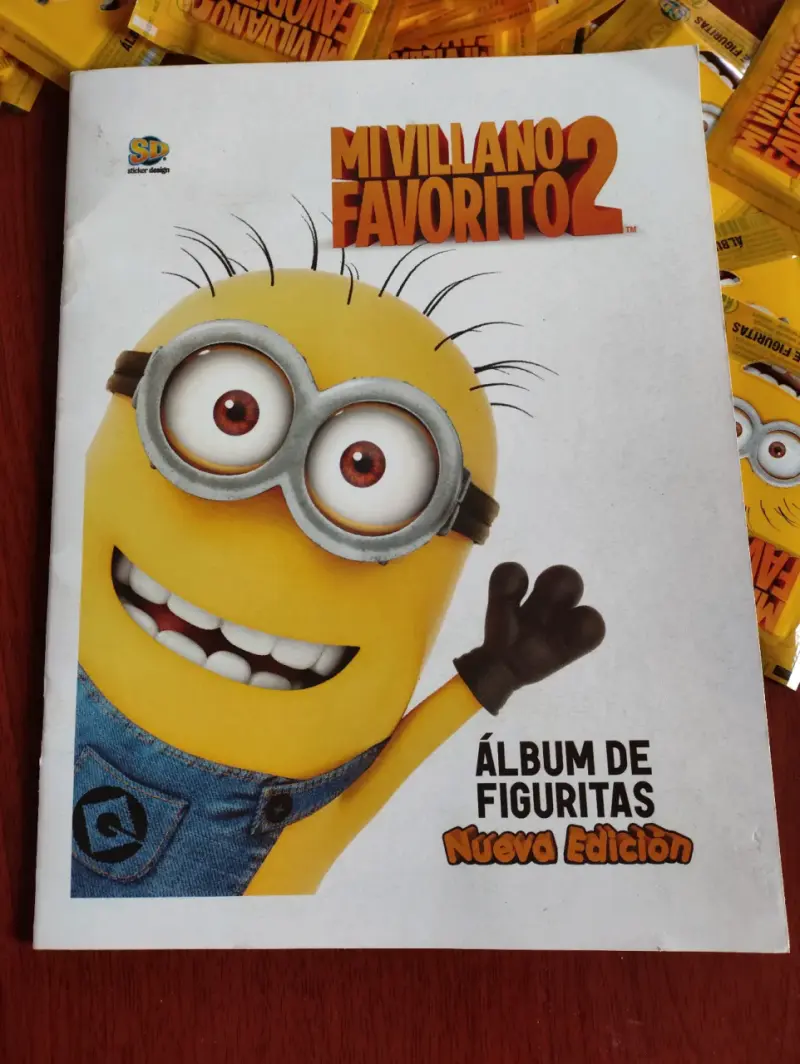 Álbum de figuritas Mi Villano Favorito 2 con sobres - 2