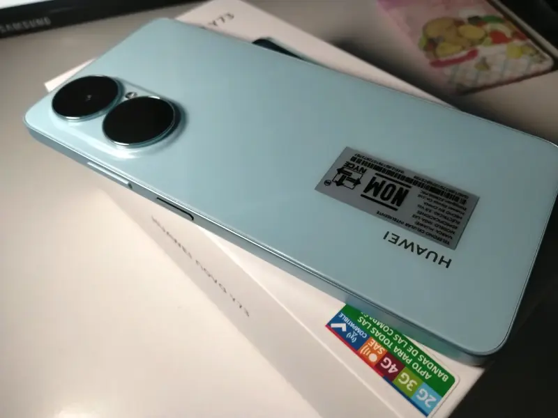 Smartphone Huawei Nova Y73 con Pantalla Grande - 2