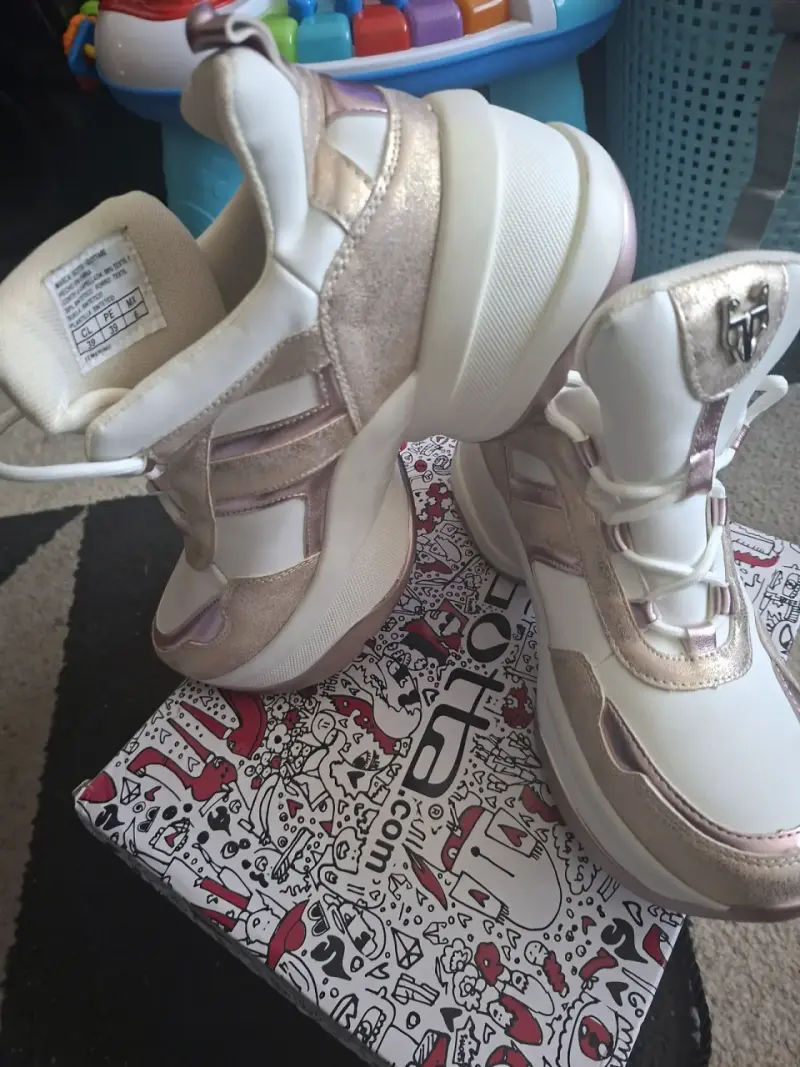 Zapatillas deportivas mujer doradas con plataforma - 1