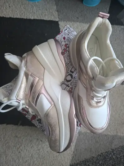 Zapatillas deportivas mujer doradas con plataforma - miniatura 2