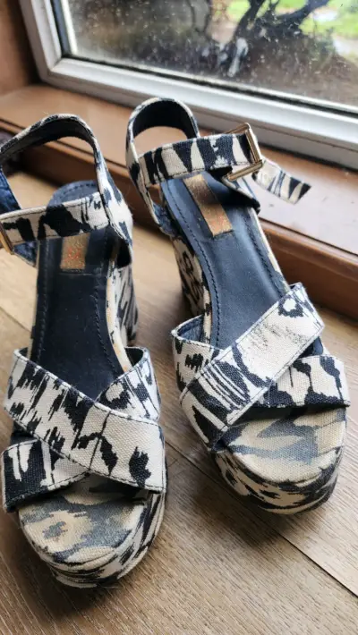 Sandalias de Plataforma con Estampado Animal Print - miniatura 3