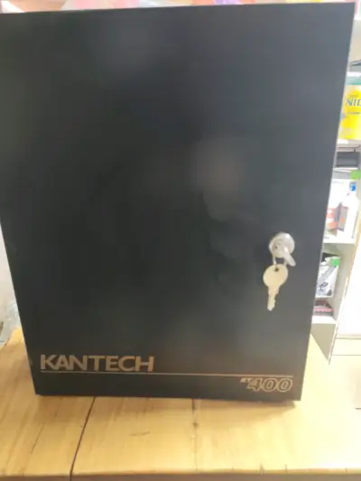 Controlador de acceso Kantech KT-400 con llave - miniatura 1