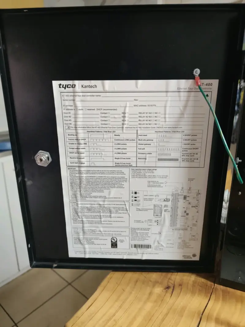 Controlador de acceso Kantech KT-400 con llave - 2