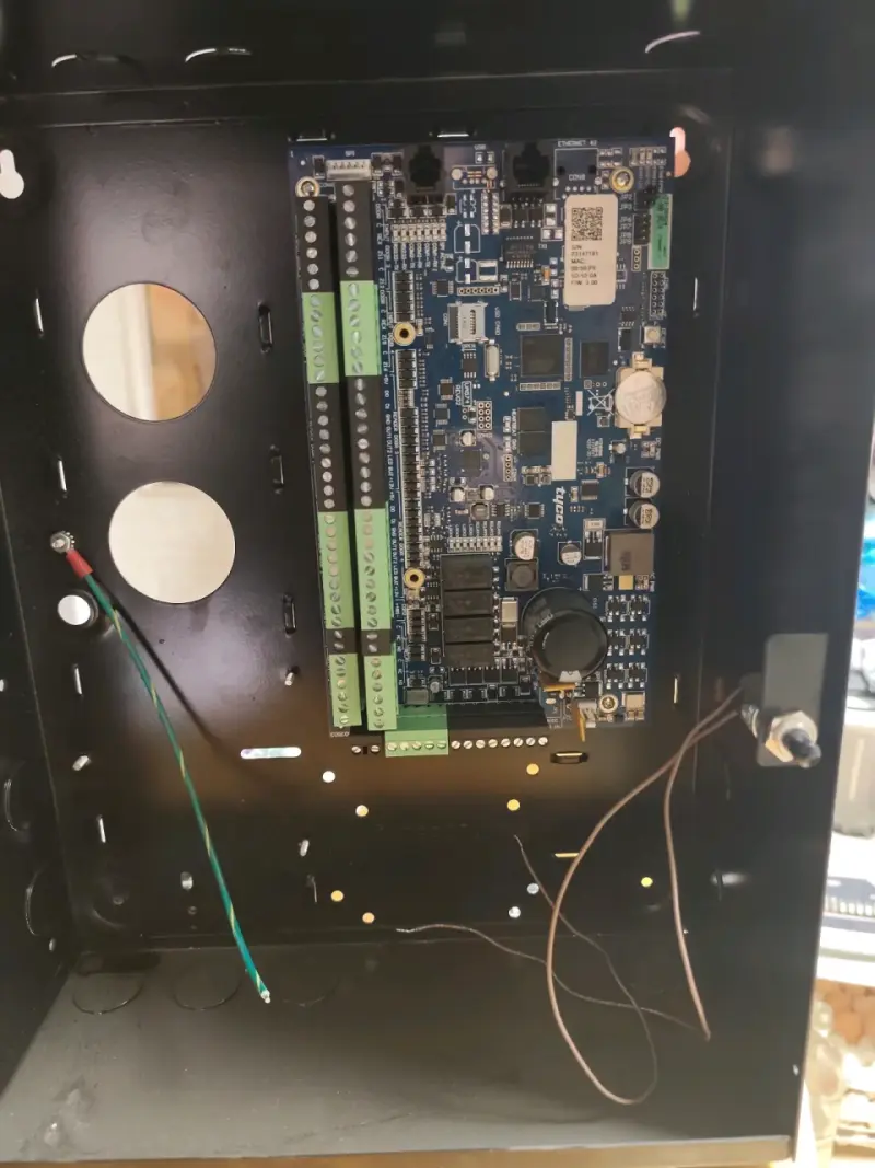 Controlador de acceso Kantech KT-400 con llave - 3