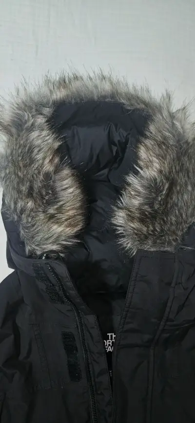 Parka negra con capucha de The North Face - miniatura 2