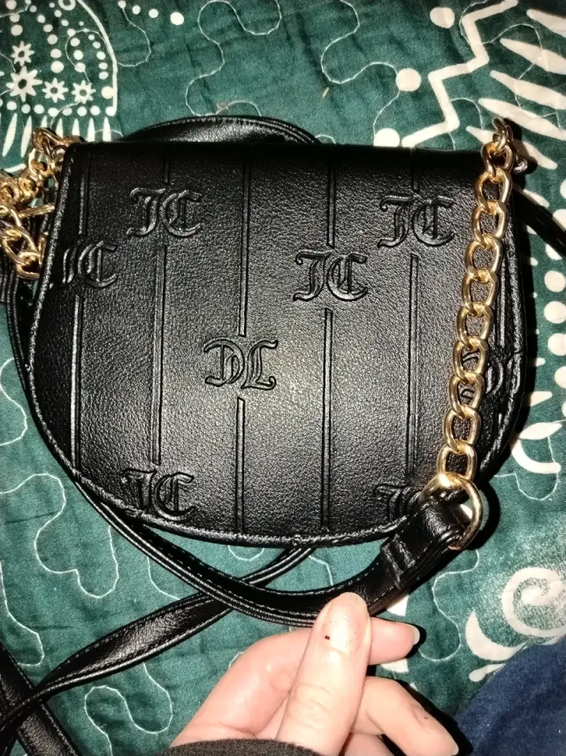 Cartera cruzada negra Juicy Couture con cadena dorada - 3