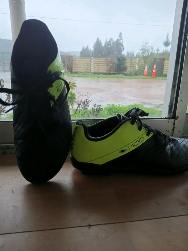 Zapatillas de fútbol negras y verdes - 3