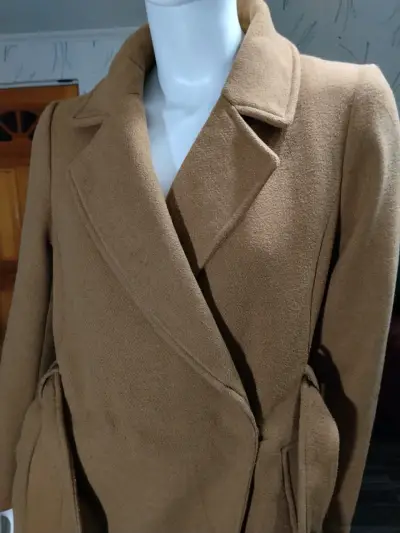 Hermoso Abrigo Largo Camel H&M -Talla S/M - miniatura 4