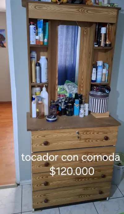 Tocador con cómoda de madera con espejo - miniatura 3