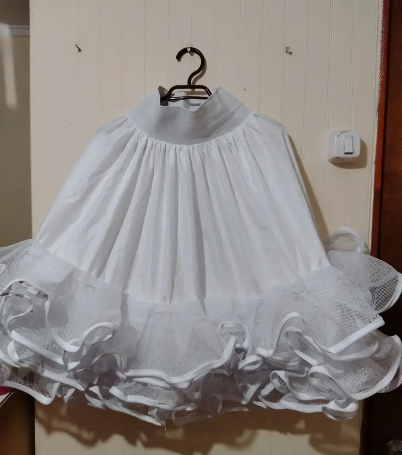 Vestido floral vintage con enagua - 2