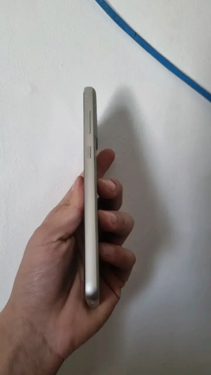 Smartphone Samsung Galaxy S21 en buen estado - 3