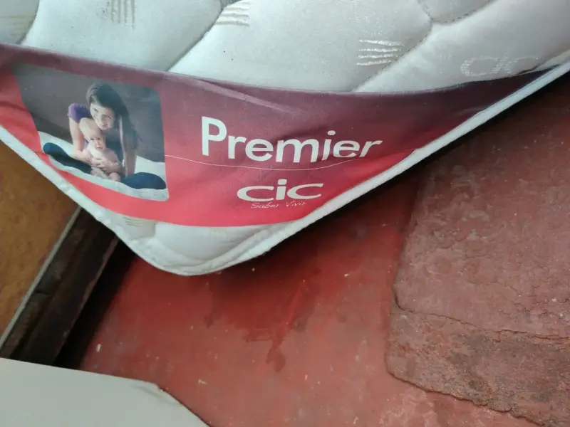 Colchón CIC Premier en buen estado - 1