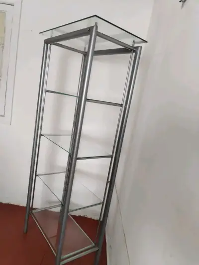 Vitrina de vidrio con estructura metálica - miniatura 2