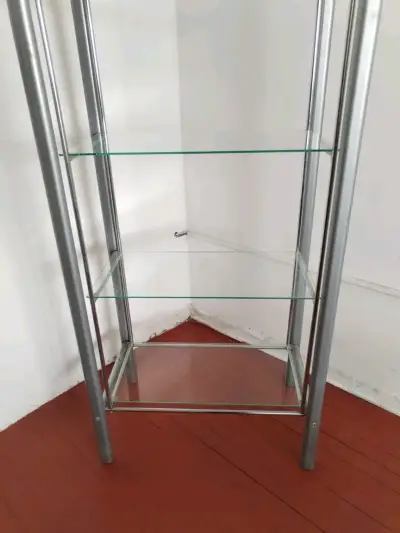 Vitrina de vidrio con estructura metálica - miniatura 6