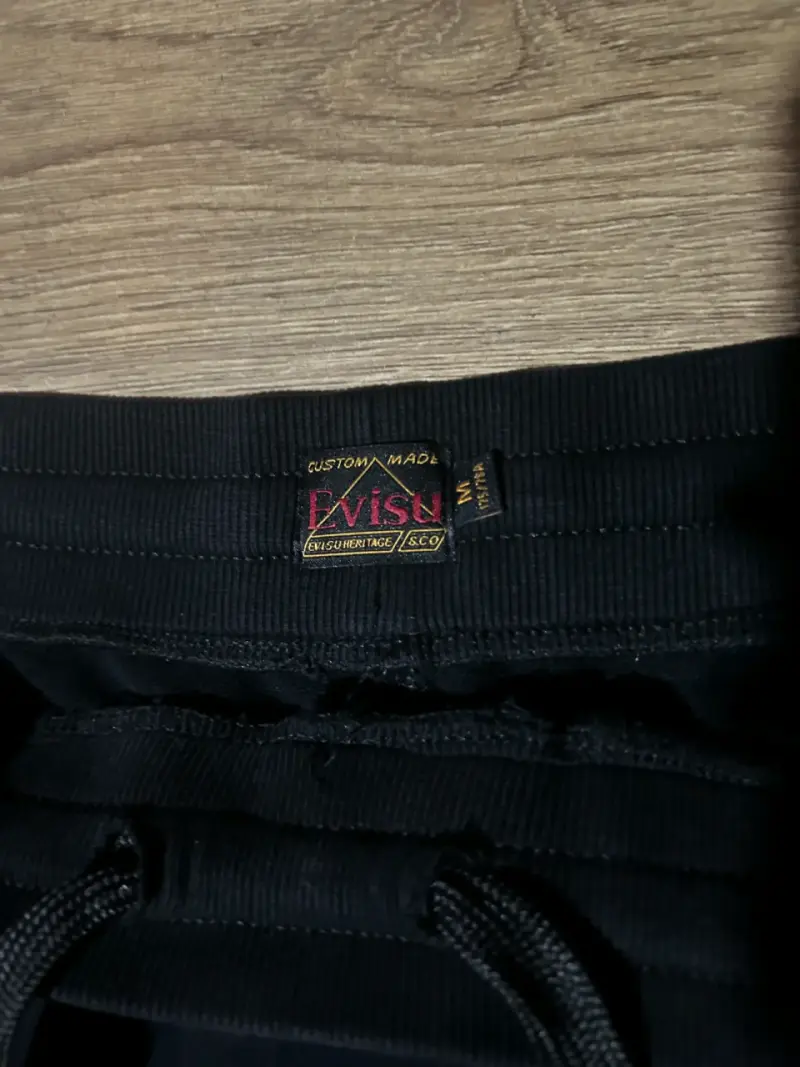 Pantalones deportivos negros Evisu. - 4