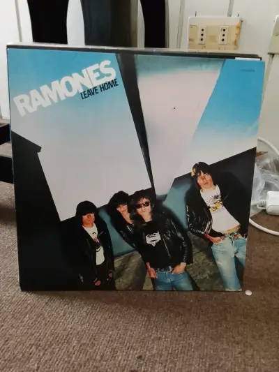 Vinilo Ramones Leave Home en buen estado - miniatura 1