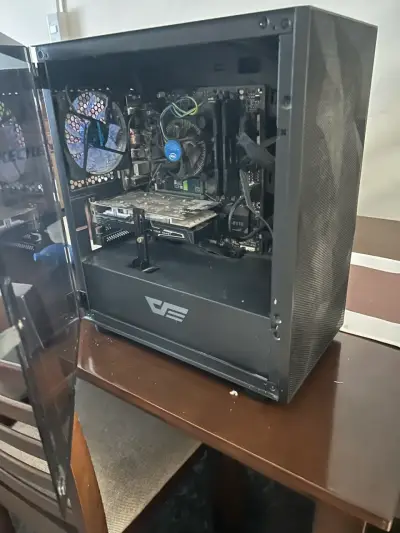 PC de escritorio gamer con monitor incluido - miniatura 2