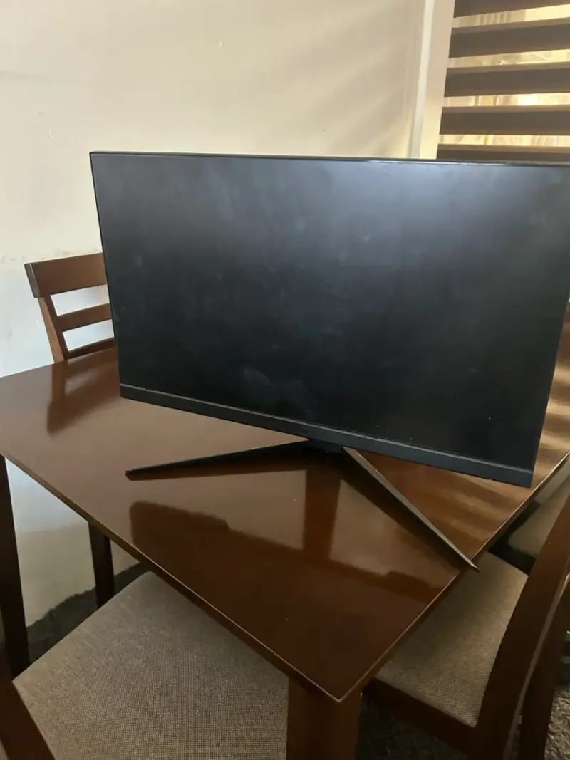 PC de escritorio gamer con monitor incluido - 3