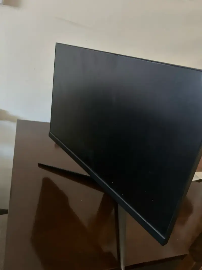 PC de escritorio gamer con monitor incluido - 4