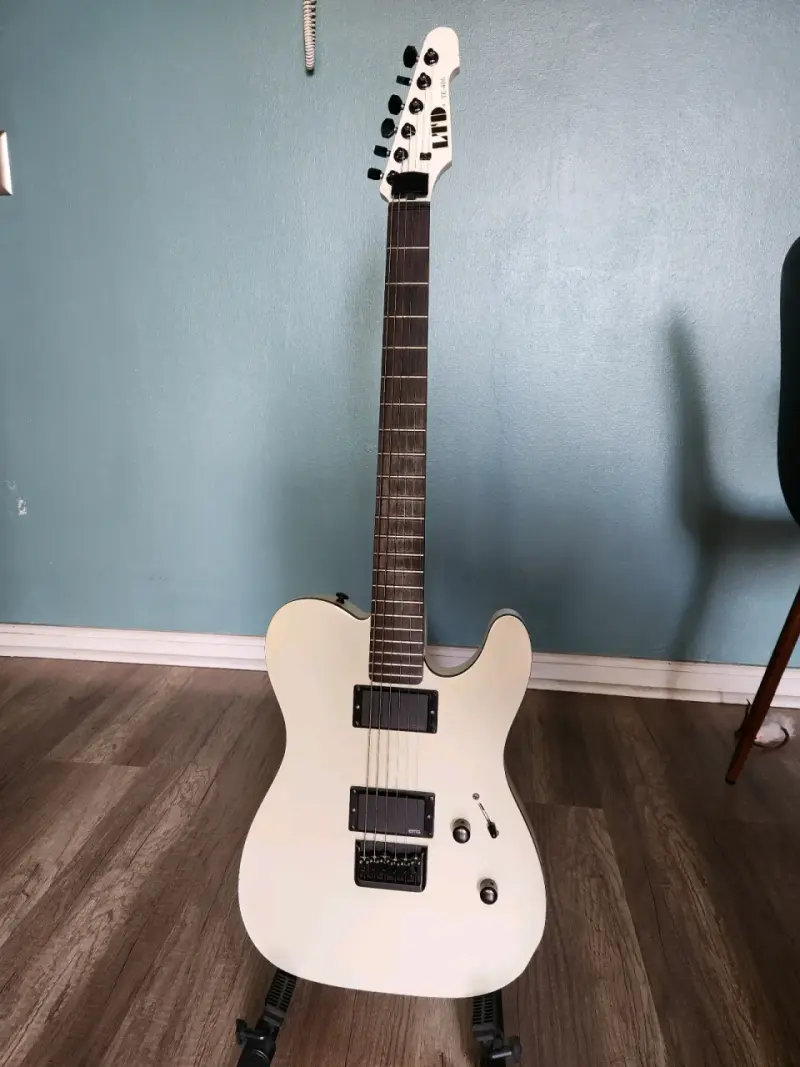 Guitarra eléctrica LTD TE-406 blanca - 1