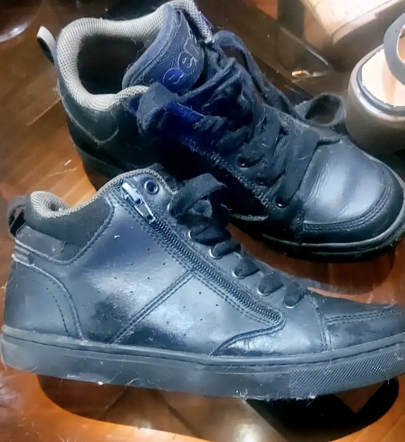 Zapatillas negras de cuero con cierre lateral - 2