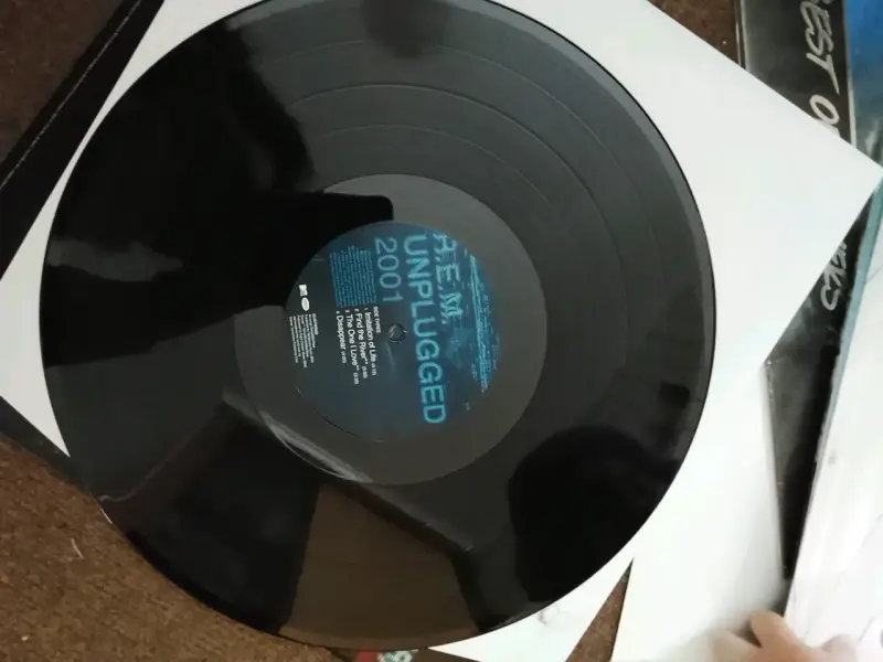 Vinilo R.E.M. Unplugged 2001 en buen estado - 3